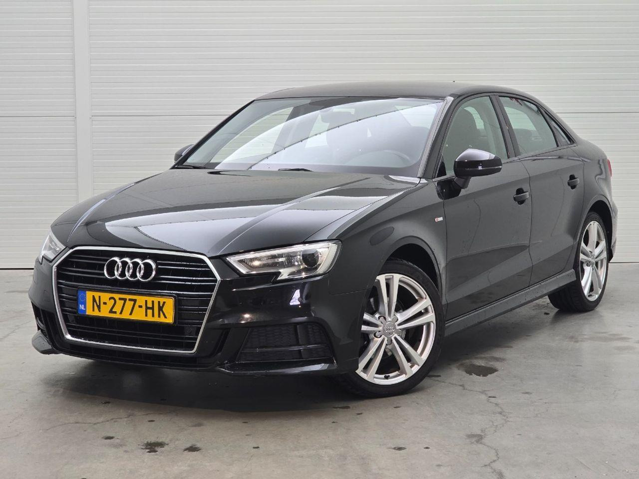 Audi A3 Limousine 1.5 TFSI CoD Sport | 2018 | 147.993 km | Automaat | N277HK | NAP: Geen oordeel - Седан: снимка 1 Audi A3 Limousine 1.5 TFSI CoD Sport | 2018 | 147.993 km | Automaat | N277HK | NAP: Geen oordeel - Седан: снимка 1