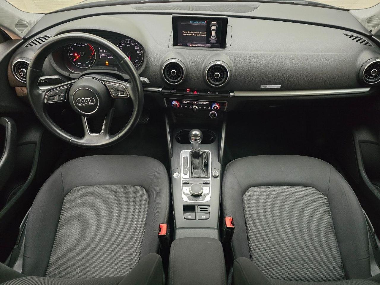 Audi A3 Limousine 1.5 TFSI CoD Sport | 2018 | 147.993 km | Automaat | N277HK | NAP: Geen oordeel - Седан: снимка 5 Audi A3 Limousine 1.5 TFSI CoD Sport | 2018 | 147.993 km | Automaat | N277HK | NAP: Geen oordeel - Седан: снимка 5
