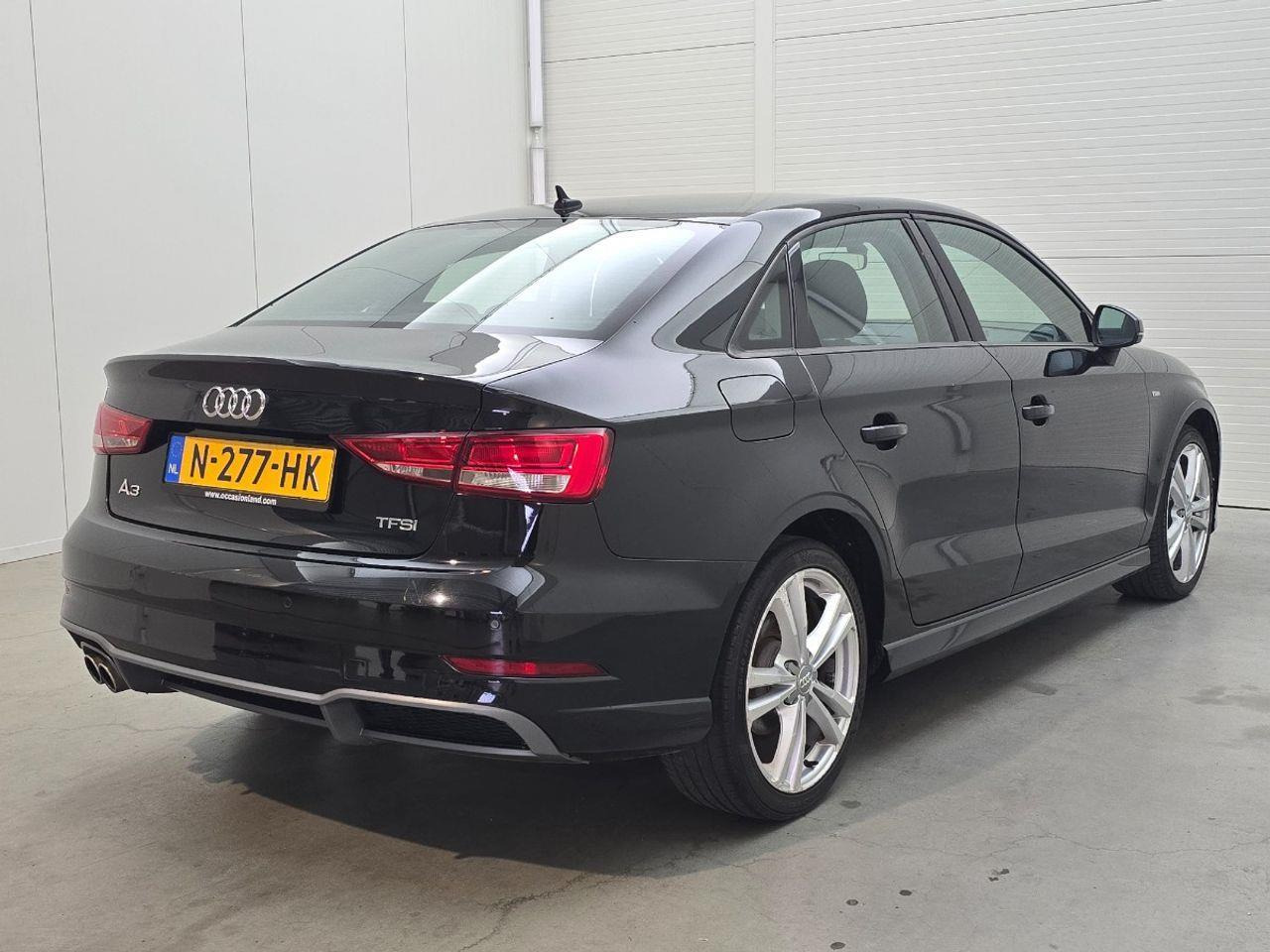Audi A3 Limousine 1.5 TFSI CoD Sport | 2018 | 147.993 km | Automaat | N277HK | NAP: Geen oordeel - Седан: снимка 4 Audi A3 Limousine 1.5 TFSI CoD Sport | 2018 | 147.993 km | Automaat | N277HK | NAP: Geen oordeel - Седан: снимка 4
