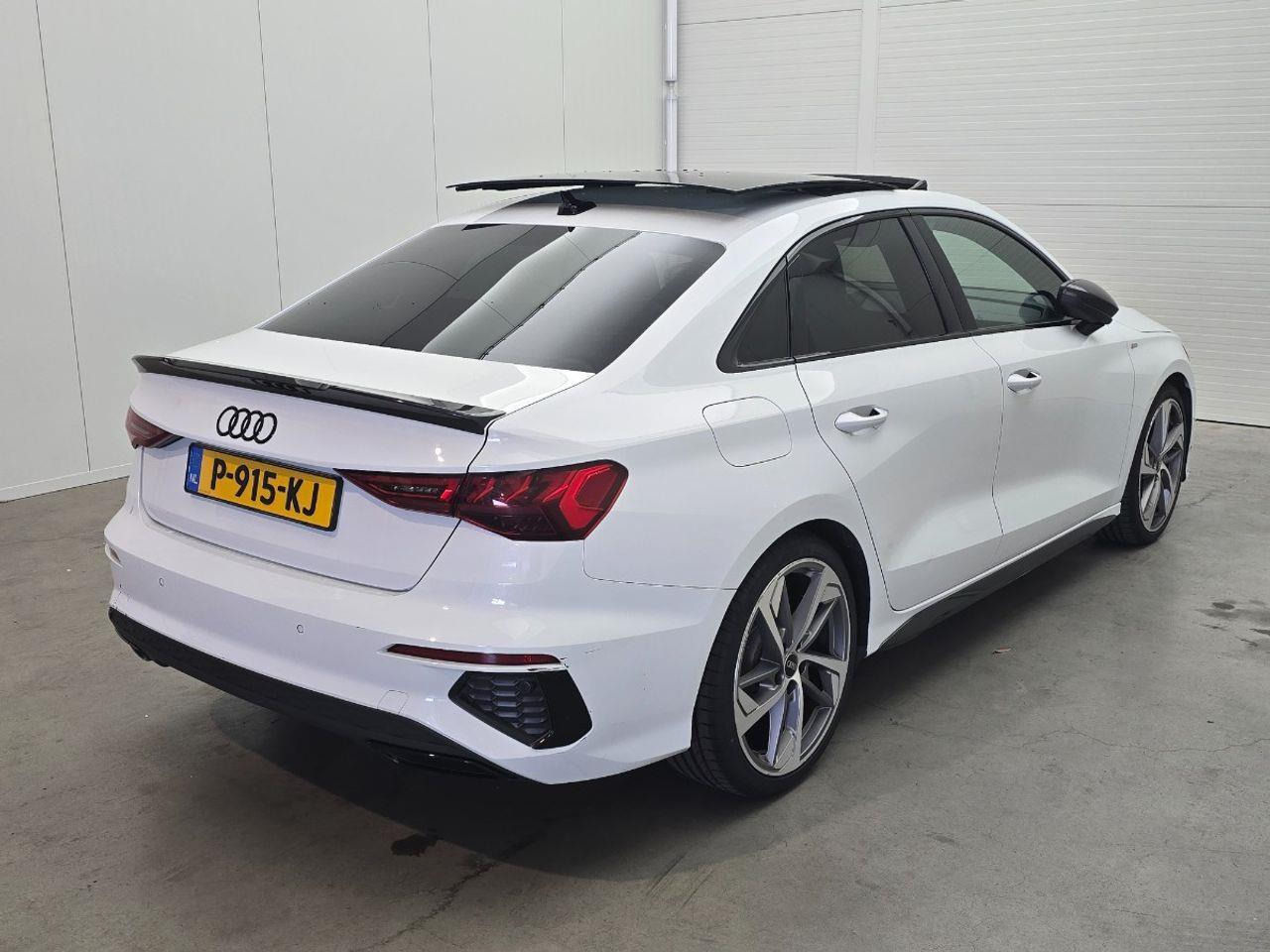 Audi A3 Limousine 35 TFSI edition one | 2021 | 65.827 km | Automaat | P915KJ | NAP: Geen oordeel - Седан: снимка 4 Audi A3 Limousine 35 TFSI edition one | 2021 | 65.827 km | Automaat | P915KJ | NAP: Geen oordeel - Седан: снимка 4