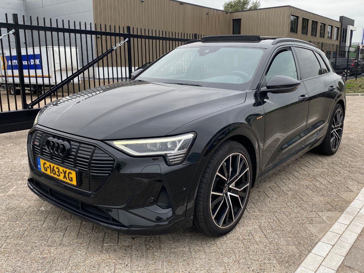 Audi e - tron e - tron 50 quattro Launch edition Black 71 kWh | 2019 | 130.616 km | Automaat | G163XG | NAP: Logisch - Джип: снимка 1 Audi e - tron e - tron 50 quattro Launch edition Black 71 kWh | 2019 | 130.616 km | Automaat | G163XG | NAP: Logisch - Джип: снимка 1