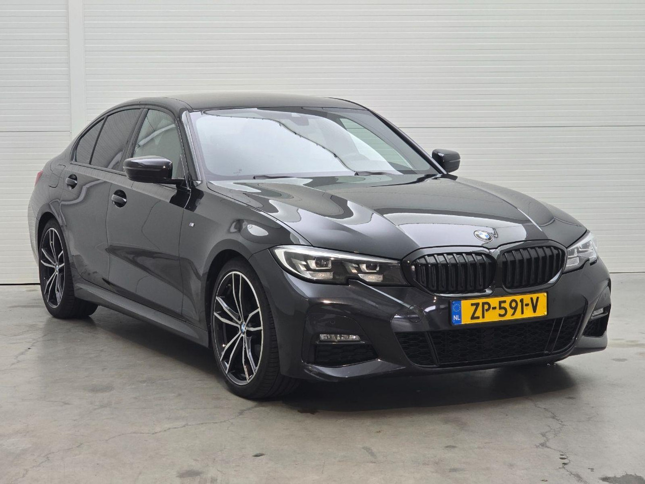BMW 3-serie 320i Executive Edition | 2019 | 151.740 km | Automaat | ZP591V | NAP: Logisch - Седан: снимка 2 BMW 3-serie 320i Executive Edition | 2019 | 151.740 km | Automaat | ZP591V | NAP: Logisch - Седан: снимка 2