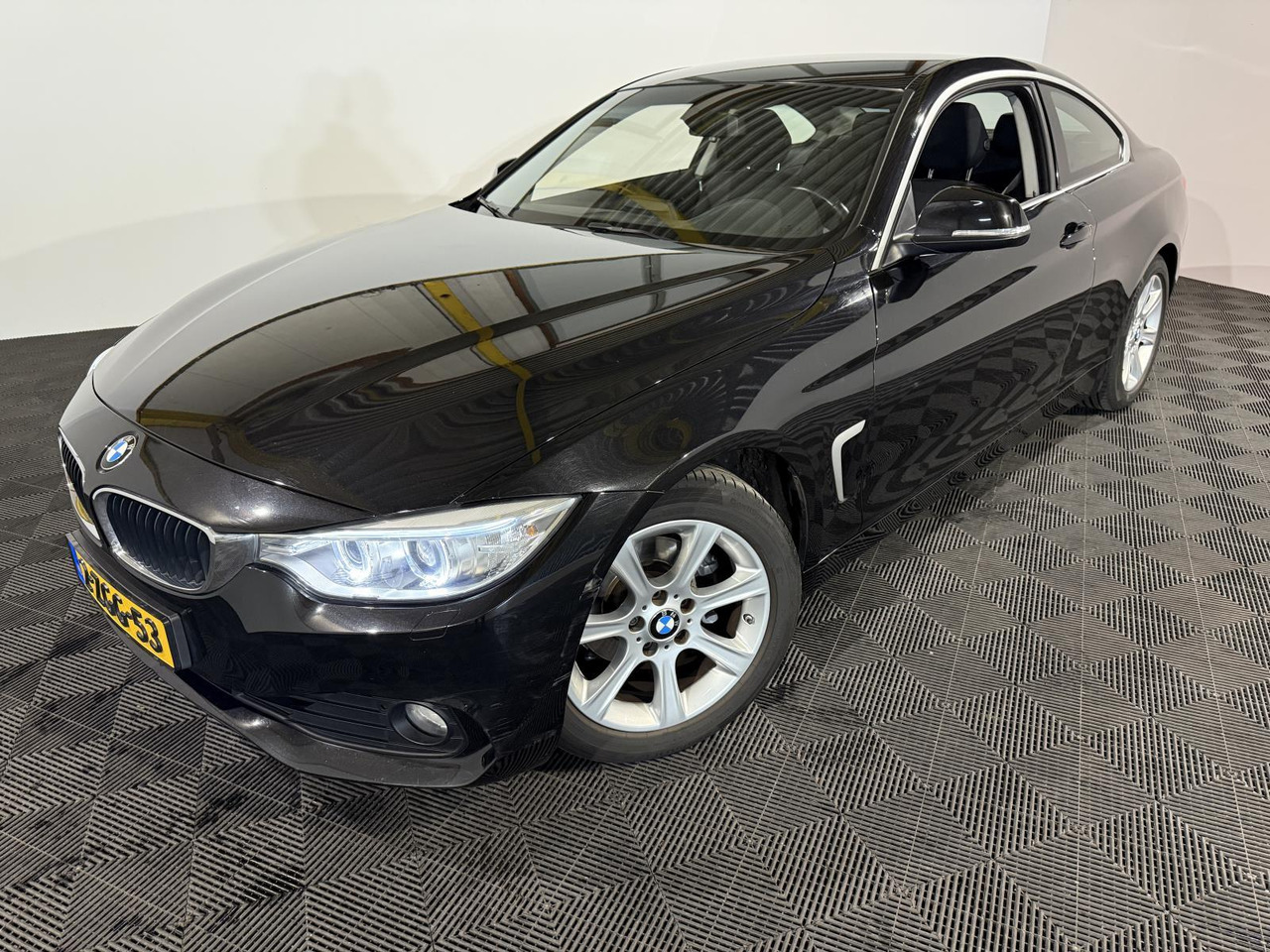 BMW | 4-serie Coupé | 420i Executive Automaat | 2015 | 213.401 km | 2ZGG53 | Logisch - Лек автомобил: снимка 1 BMW | 4-serie Coupé | 420i Executive Automaat | 2015 | 213.401 km | 2ZGG53 | Logisch - Лек автомобил: снимка 1