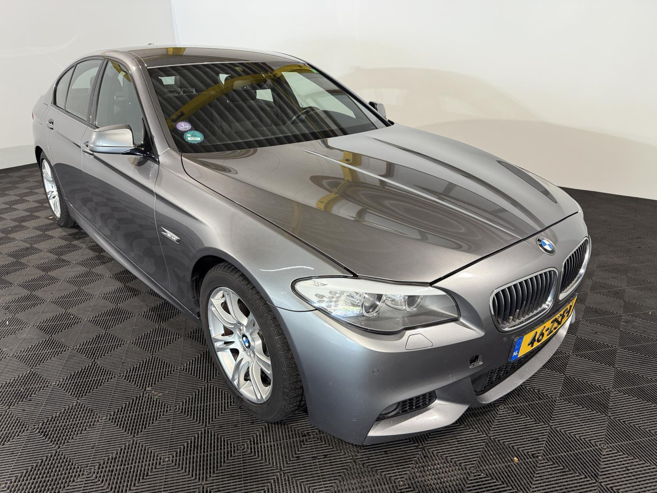BMW | 5-serie | 520i High Executive | 2013 | 218.545 km | 46ZSF1 | Logisch - Седан: снимка 3 BMW | 5-serie | 520i High Executive | 2013 | 218.545 km | 46ZSF1 | Logisch - Седан: снимка 3