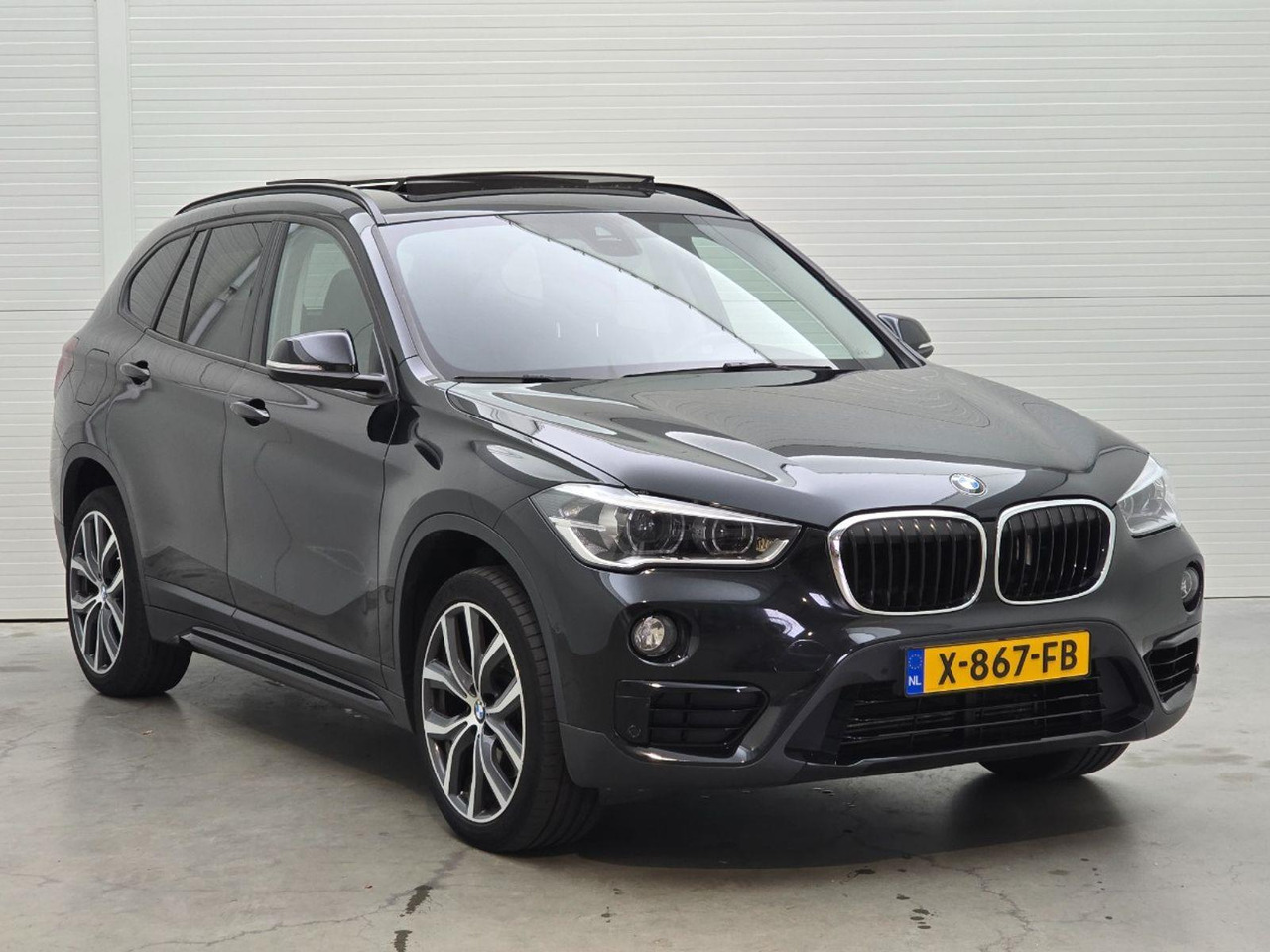 BMW X1 sDrive20i Executive Edition | 2019 | 143.771 km | Automaat | X867FB | NAP: Geen oordeel - Джип: снимка 2 BMW X1 sDrive20i Executive Edition | 2019 | 143.771 km | Automaat | X867FB | NAP: Geen oordeel - Джип: снимка 2