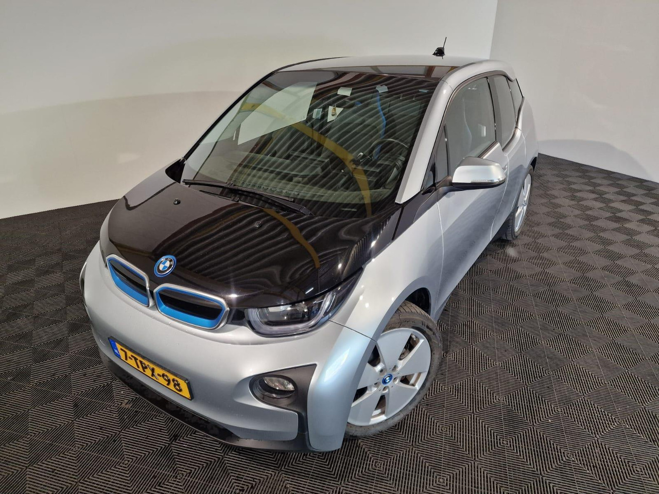 Лек автомобил BMW i3 Range Extender 7-TPX-98: снимка 1