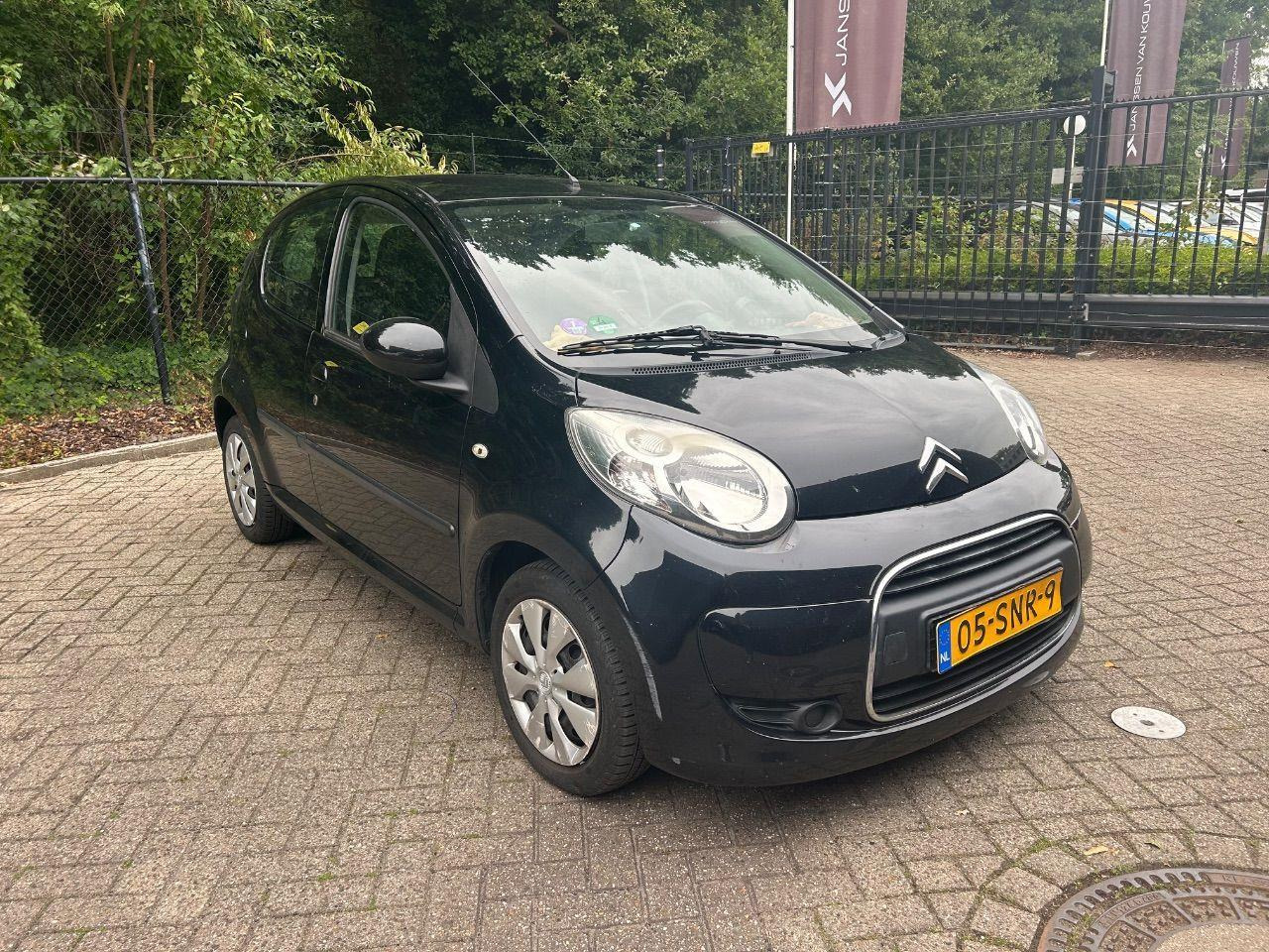 Citroen C1 1.0 - 12V Selection | 2011 | 196.460 km | 05SNR9 | NAP: Logisch - Лек автомобил: снимка 2 Citroen C1 1.0 - 12V Selection | 2011 | 196.460 km | 05SNR9 | NAP: Logisch - Лек автомобил: снимка 2