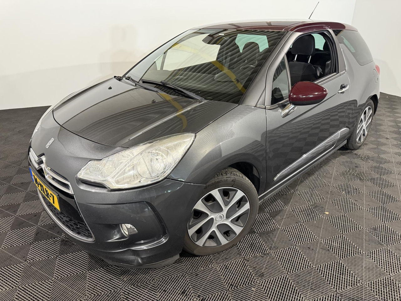 Citroen DS3 1.6 e-HDi So Chic | 2012 | 277.448 km | 14-XLR-7 - Хечбек: снимка 1 Citroen DS3 1.6 e-HDi So Chic | 2012 | 277.448 km | 14-XLR-7 - Хечбек: снимка 1