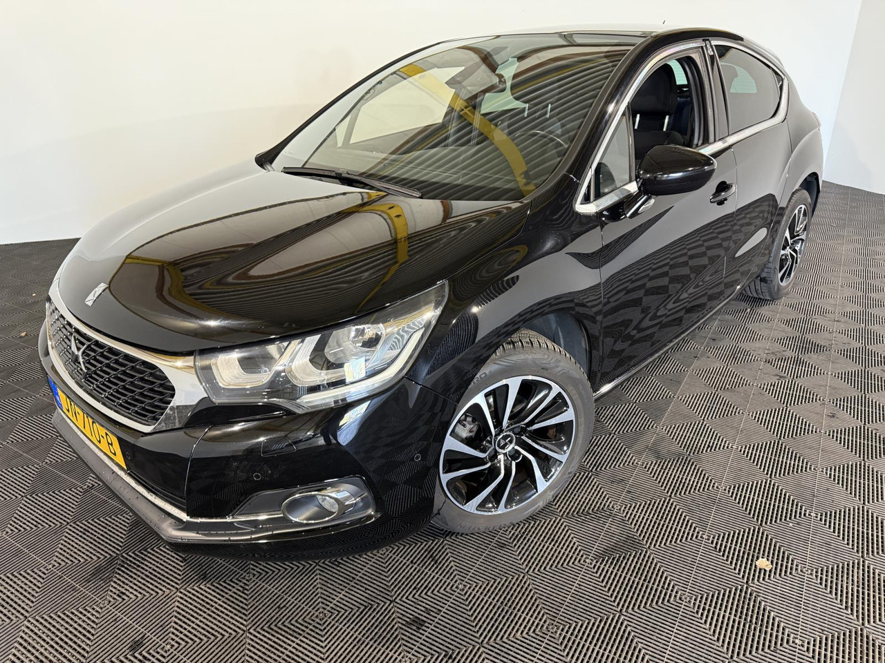 DS 4 1.2 PureTech Business | 2016 | 154.325 km | JN-710-B - Хечбек: снимка 1 DS 4 1.2 PureTech Business | 2016 | 154.325 km | JN-710-B - Хечбек: снимка 1