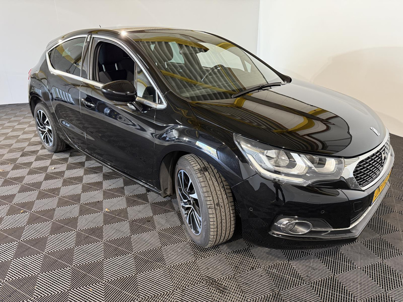 DS 4 1.2 PureTech Business | 2016 | 154.325 km | JN-710-B - Хечбек: снимка 4 DS 4 1.2 PureTech Business | 2016 | 154.325 km | JN-710-B - Хечбек: снимка 4