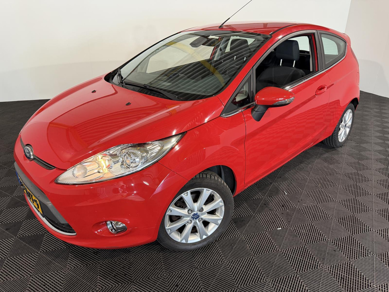 Ford | Fiesta | 1.25 Titanium | 2010 | 173.667 km | 98NVT9 | Logisch - Хечбек: снимка 1 Ford | Fiesta | 1.25 Titanium | 2010 | 173.667 km | 98NVT9 | Logisch - Хечбек: снимка 1