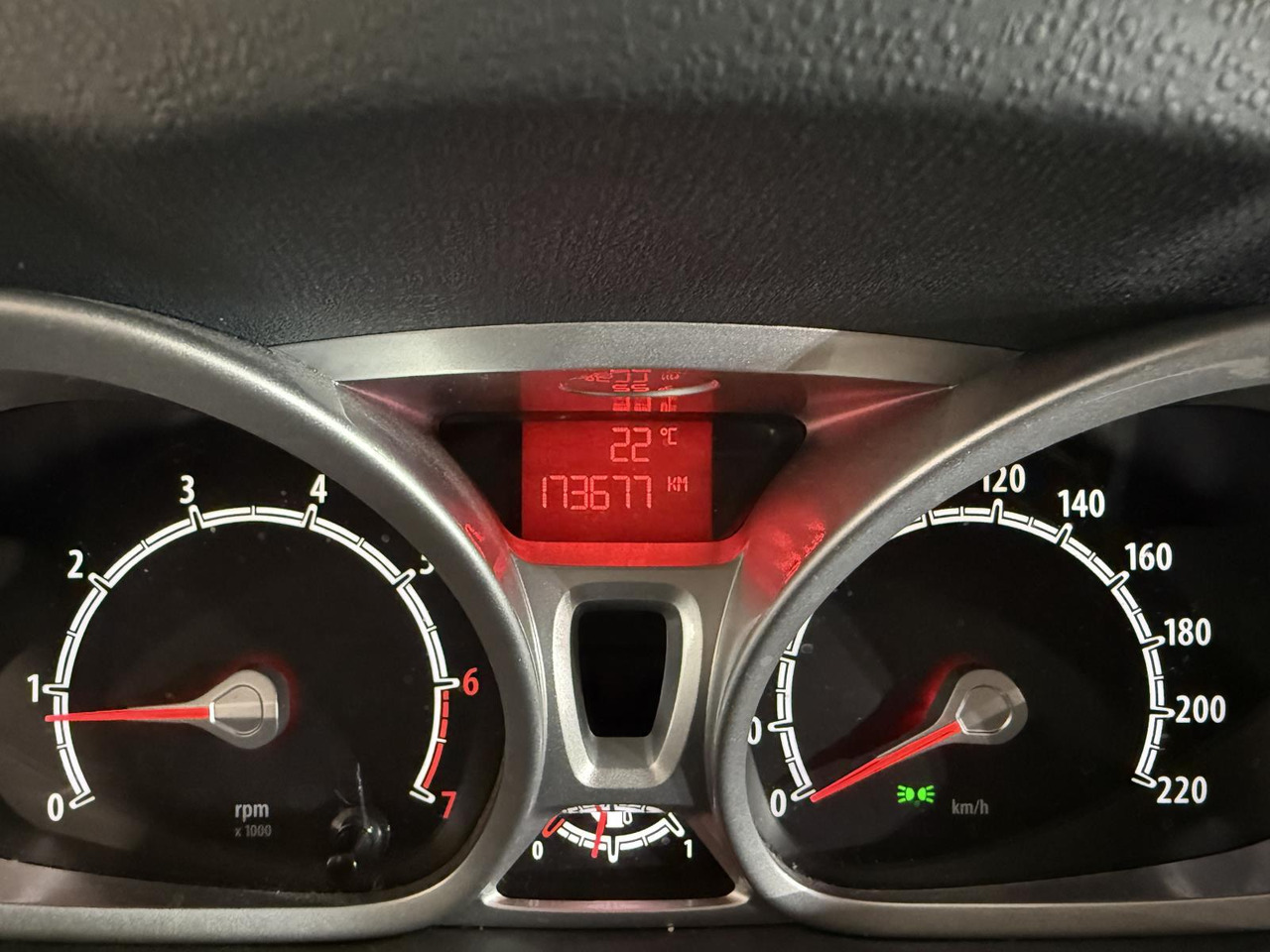 Ford | Fiesta | 1.25 Titanium | 2010 | 173.667 km | 98NVT9 | Logisch - Хечбек: снимка 2 Ford | Fiesta | 1.25 Titanium | 2010 | 173.667 km | 98NVT9 | Logisch - Хечбек: снимка 2