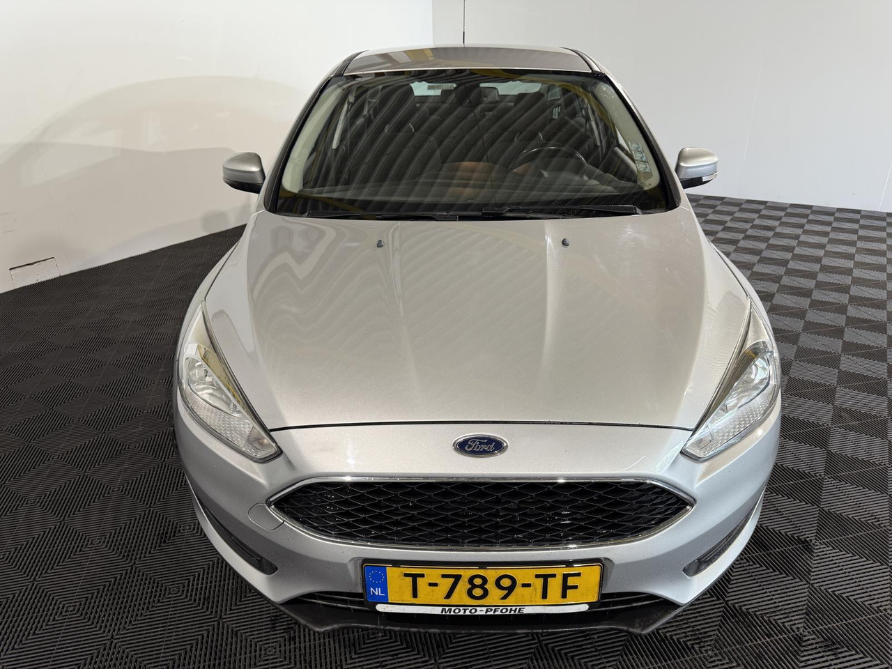 Ford Focus 1.0 Trend Edition 2015 206.005 km T-789-TF - Седан: снимка 2 Ford Focus 1.0 Trend Edition 2015 206.005 km T-789-TF - Седан: снимка 2