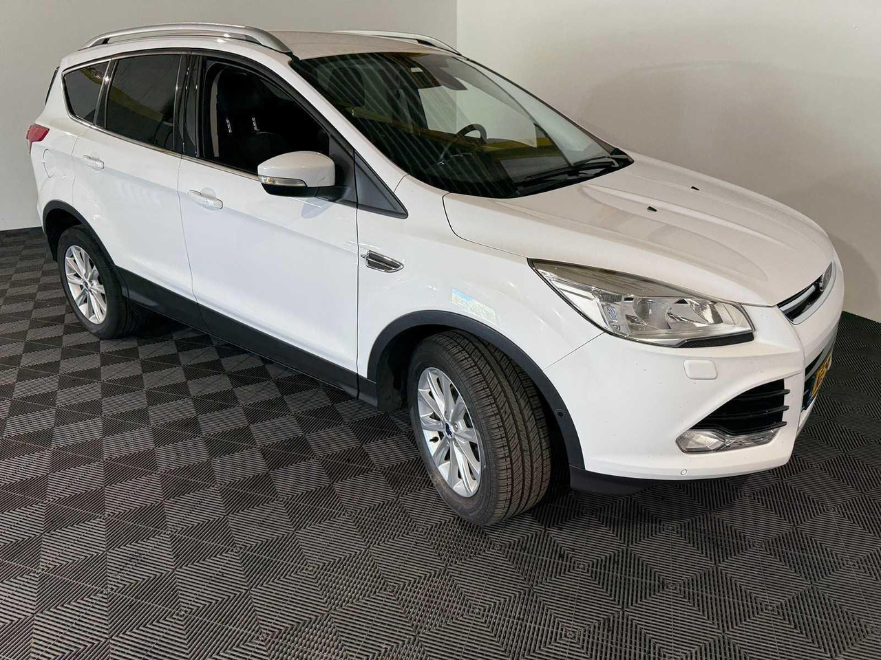 Ford Kuga 1.5 Titanium | 2015 | 175.571 km | K-396-PB - Джип: снимка 5 Ford Kuga 1.5 Titanium | 2015 | 175.571 km | K-396-PB - Джип: снимка 5