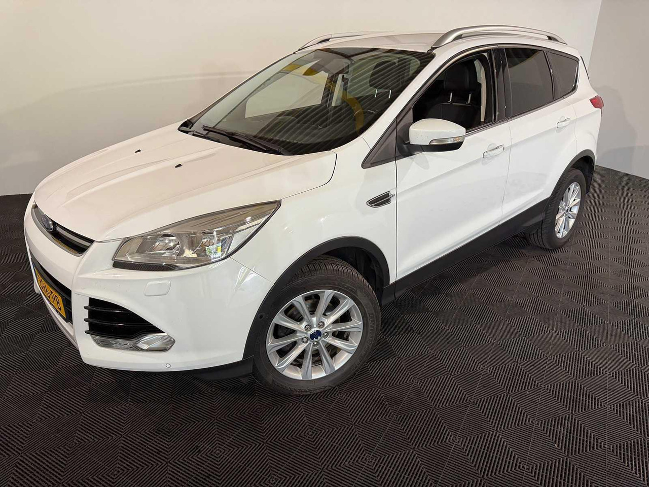 Ford Kuga 1.5 Titanium | 2015 | 175.571 km | K-396-PB - Джип: снимка 1 Ford Kuga 1.5 Titanium | 2015 | 175.571 km | K-396-PB - Джип: снимка 1