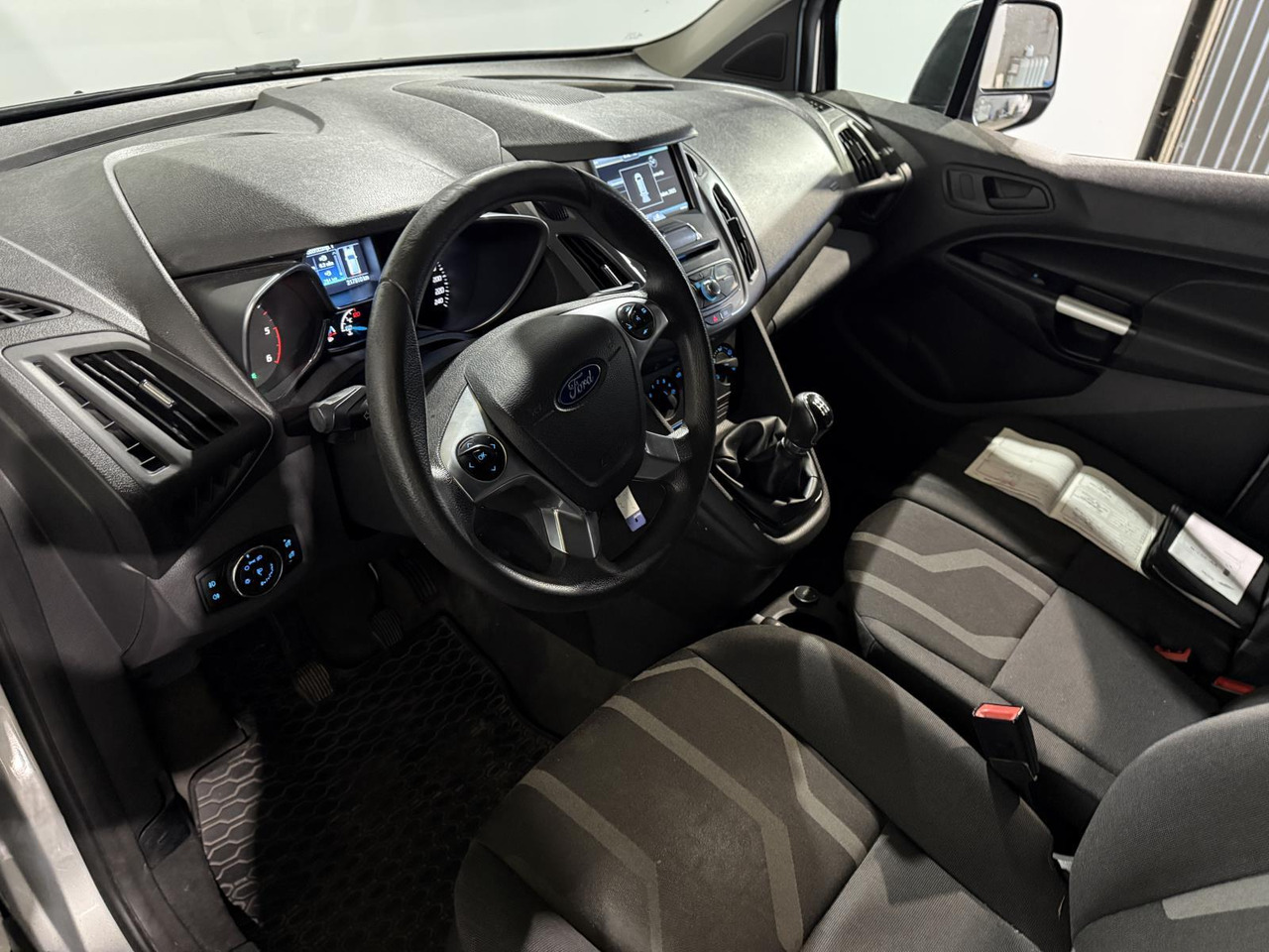 Ford | Transit Connect | 1.5 TDCI L2 Trend | 2016 | 217.910 km | VV257N | Logisch - Малък ван: снимка 5 Ford | Transit Connect | 1.5 TDCI L2 Trend | 2016 | 217.910 km | VV257N | Logisch - Малък ван: снимка 5