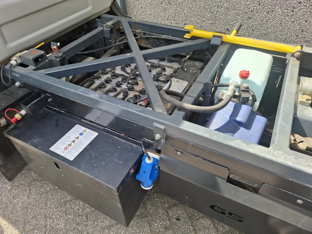 Goupil G5 Elektrische Stratenreinigingsmachine - Товарен електромобил: снимка 2 Goupil G5 Elektrische Stratenreinigingsmachine - Товарен електромобил: снимка 2