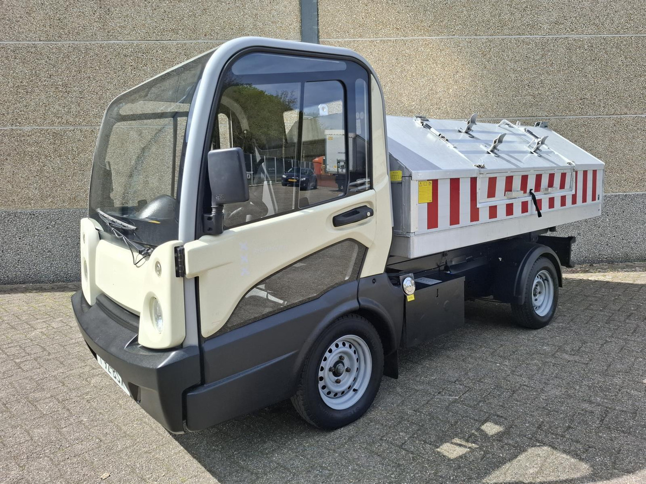 Goupil G5 Elektrische Stratenreinigingsmachine - Товарен електромобил: снимка 1 Goupil G5 Elektrische Stratenreinigingsmachine - Товарен електромобил: снимка 1