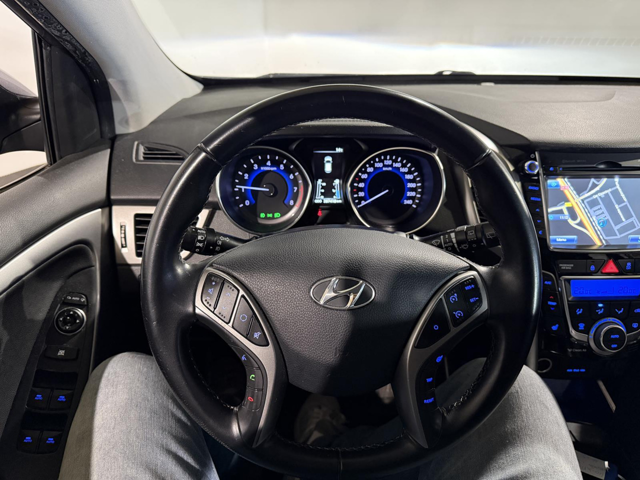 Hyundai | i30 | 1.6 GDI i-Catcher | 2012 | 287.418 km | 40XFT1 | Logisch - Хечбек: снимка 3 Hyundai | i30 | 1.6 GDI i-Catcher | 2012 | 287.418 km | 40XFT1 | Logisch - Хечбек: снимка 3