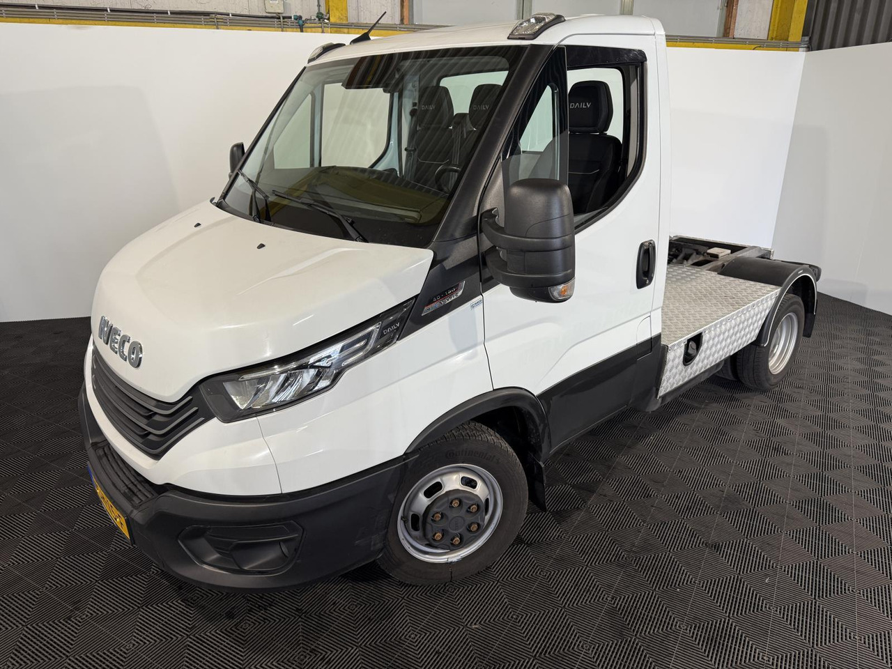 Iveco 40C18 Daily VSH-15-F 201.901 km - Лекотоварен влекач: снимка 1 Iveco 40C18 Daily VSH-15-F 201.901 km - Лекотоварен влекач: снимка 1