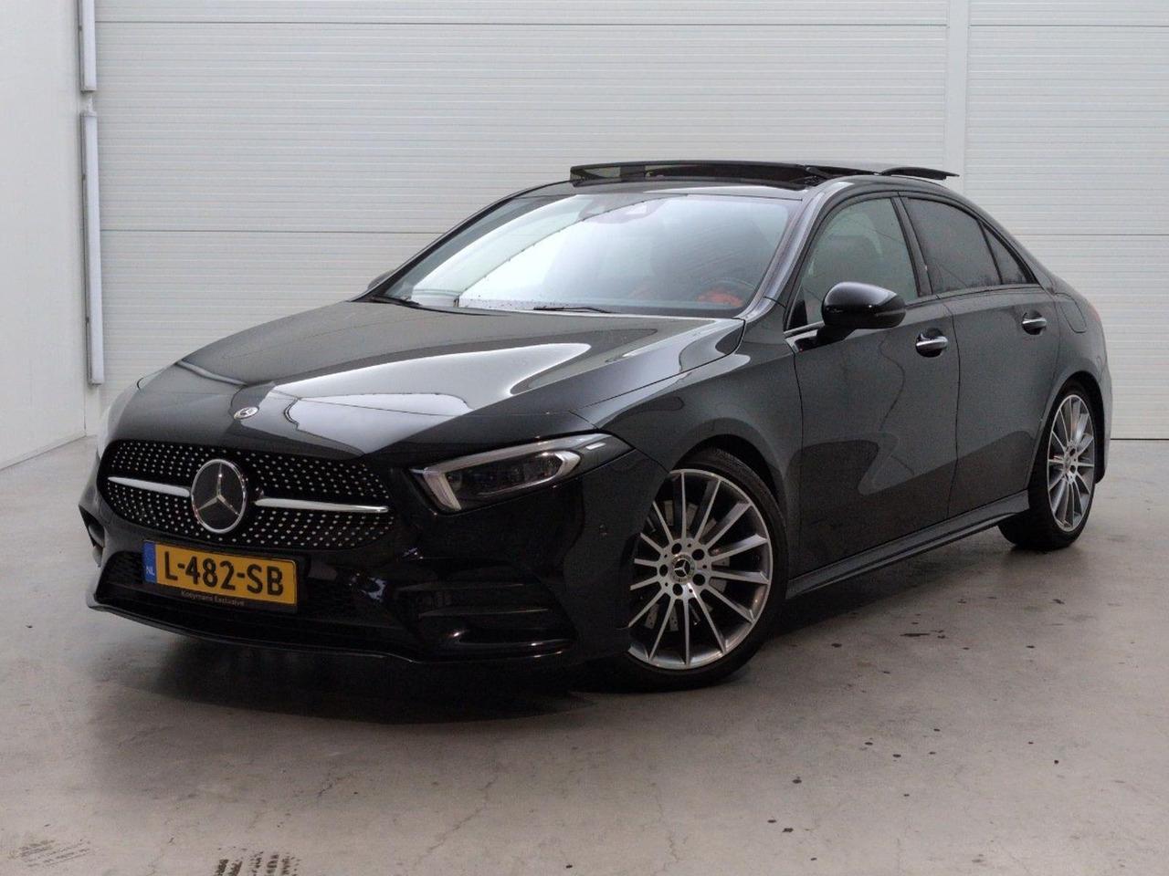 Mercedes-Benz A-klasse 200 Premium Plus | 2019 | 143.125 km | Automaat | L482SB | NAP: Geen oordeel - Седан: снимка 1 Mercedes-Benz A-klasse 200 Premium Plus | 2019 | 143.125 km | Automaat | L482SB | NAP: Geen oordeel - Седан: снимка 1