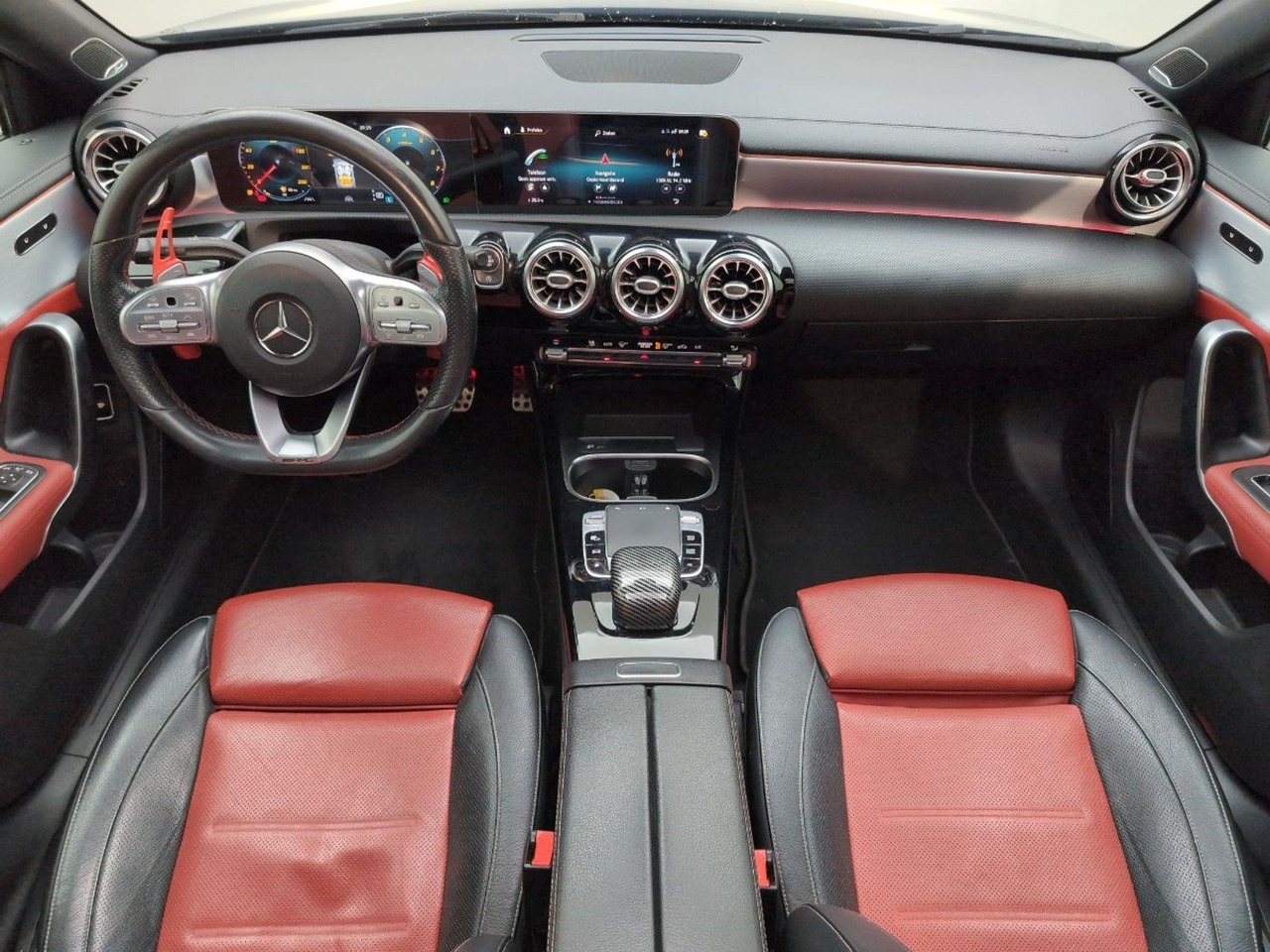 Mercedes-Benz A-klasse 200 Premium Plus | 2019 | 143.125 km | Automaat | L482SB | NAP: Geen oordeel - Седан: снимка 5 Mercedes-Benz A-klasse 200 Premium Plus | 2019 | 143.125 km | Automaat | L482SB | NAP: Geen oordeel - Седан: снимка 5