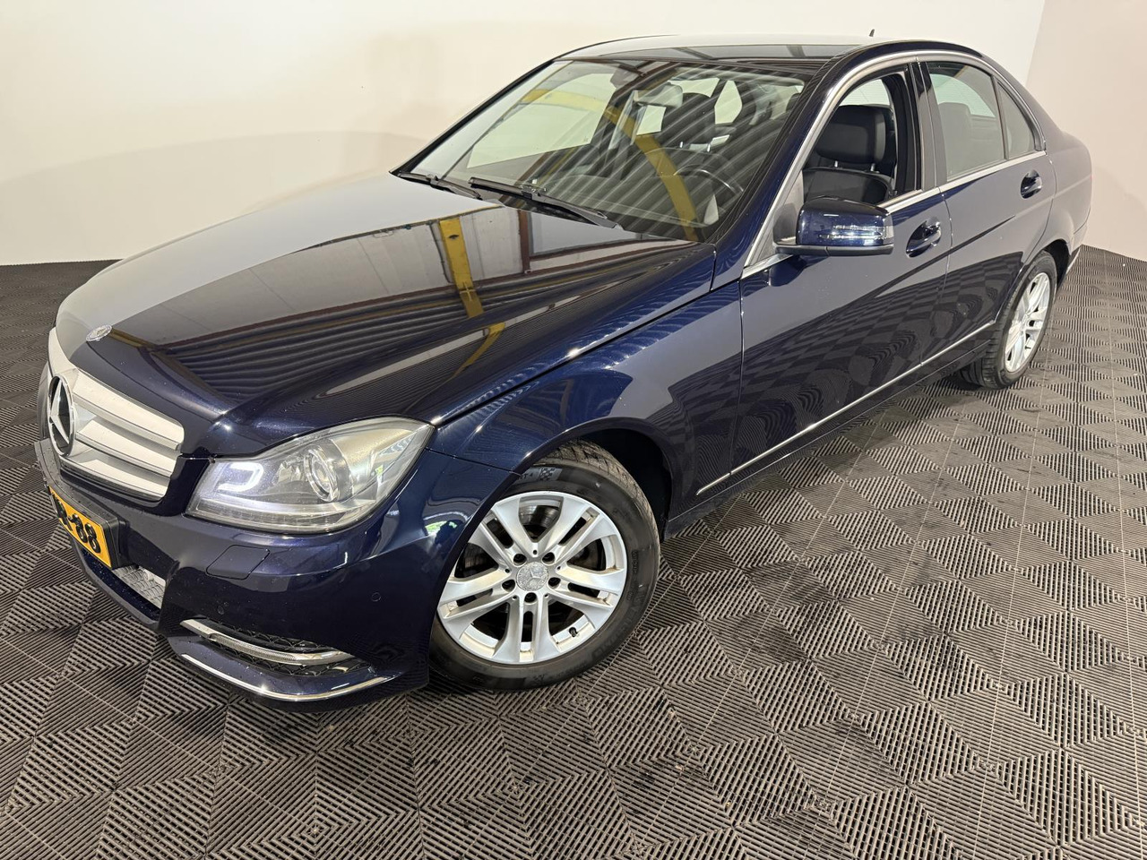 Mercedes-Benz C-klasse 220 CDI BlueEFFICIENCY Edition Avantgarde | 2013 | 348.866 km | 5-KJR-88 - Седан: снимка 1 Mercedes-Benz C-klasse 220 CDI BlueEFFICIENCY Edition Avantgarde | 2013 | 348.866 km | 5-KJR-88 - Седан: снимка 1