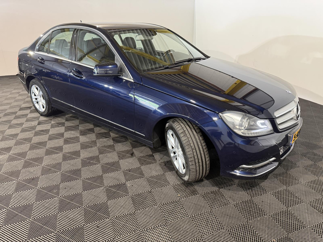 Mercedes-Benz C-klasse 220 CDI BlueEFFICIENCY Edition Avantgarde | 2013 | 348.866 km | 5-KJR-88 - Седан: снимка 4 Mercedes-Benz C-klasse 220 CDI BlueEFFICIENCY Edition Avantgarde | 2013 | 348.866 km | 5-KJR-88 - Седан: снимка 4