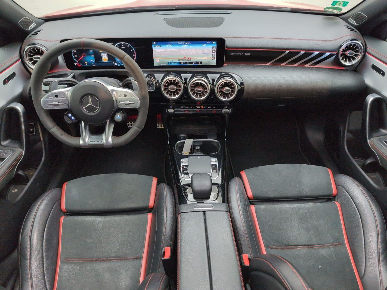 Mercedes-Benz CLA-klasse AMG 35 4MATIC Premium Plus | 2019 | 115.644 km | Automaat | K549PF | NAP: Geen oordeel - Седан: снимка 5 Mercedes-Benz CLA-klasse AMG 35 4MATIC Premium Plus | 2019 | 115.644 km | Automaat | K549PF | NAP: Geen oordeel - Седан: снимка 5
