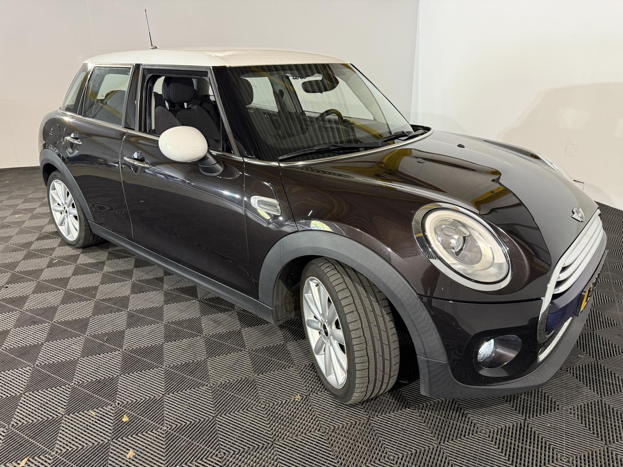 Mini | Mini | 1.5 Cooper Chili Business | 2015 | 201.355 km | 1ZPK60 | Logisch - Хечбек: снимка 3 Mini | Mini | 1.5 Cooper Chili Business | 2015 | 201.355 km | 1ZPK60 | Logisch - Хечбек: снимка 3