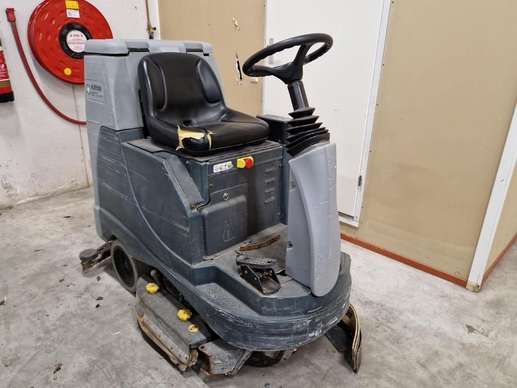 Nilfisk BR 755 Ecoflex Zit-Schrobmachine – 2015 - Почистваща машина: снимка 2 Nilfisk BR 755 Ecoflex Zit-Schrobmachine – 2015 - Почистваща машина: снимка 2