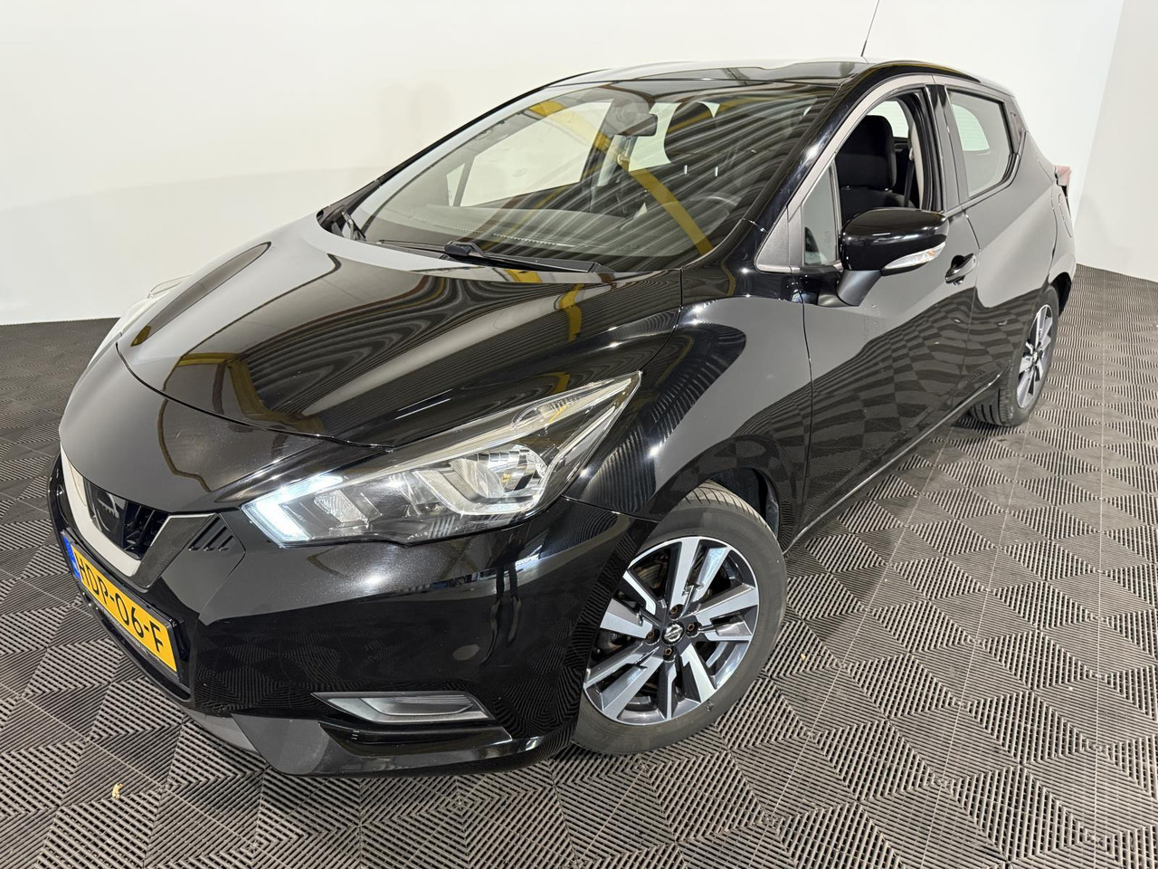 Nissan | Micra | 0.9 IG-T Acenta | 2018 | 158.656 km | HDP06F | Geen oordeel - Хечбек: снимка 1 Nissan | Micra | 0.9 IG-T Acenta | 2018 | 158.656 km | HDP06F | Geen oordeel - Хечбек: снимка 1