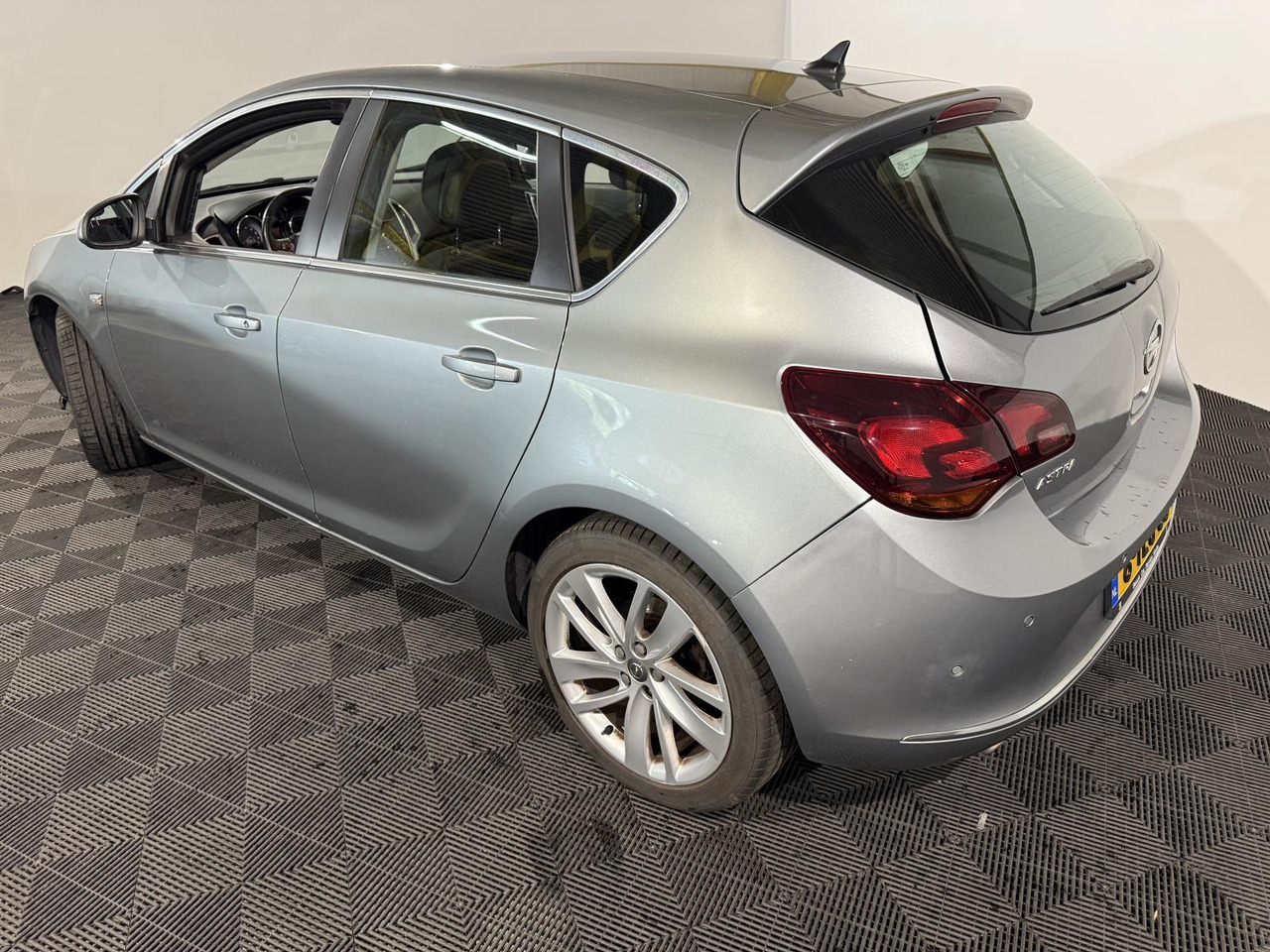 Opel Astra 1.4 Turbo Sport |2014 | 198.191 km | 6-TLG-85 - Хечбек: снимка 3 Opel Astra 1.4 Turbo Sport |2014 | 198.191 km | 6-TLG-85 - Хечбек: снимка 3