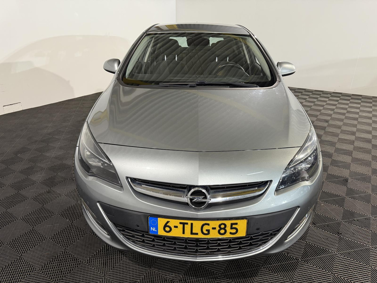Opel Astra 1.4 Turbo Sport |2014 | 198.191 km | 6-TLG-85 - Хечбек: снимка 2 Opel Astra 1.4 Turbo Sport |2014 | 198.191 km | 6-TLG-85 - Хечбек: снимка 2