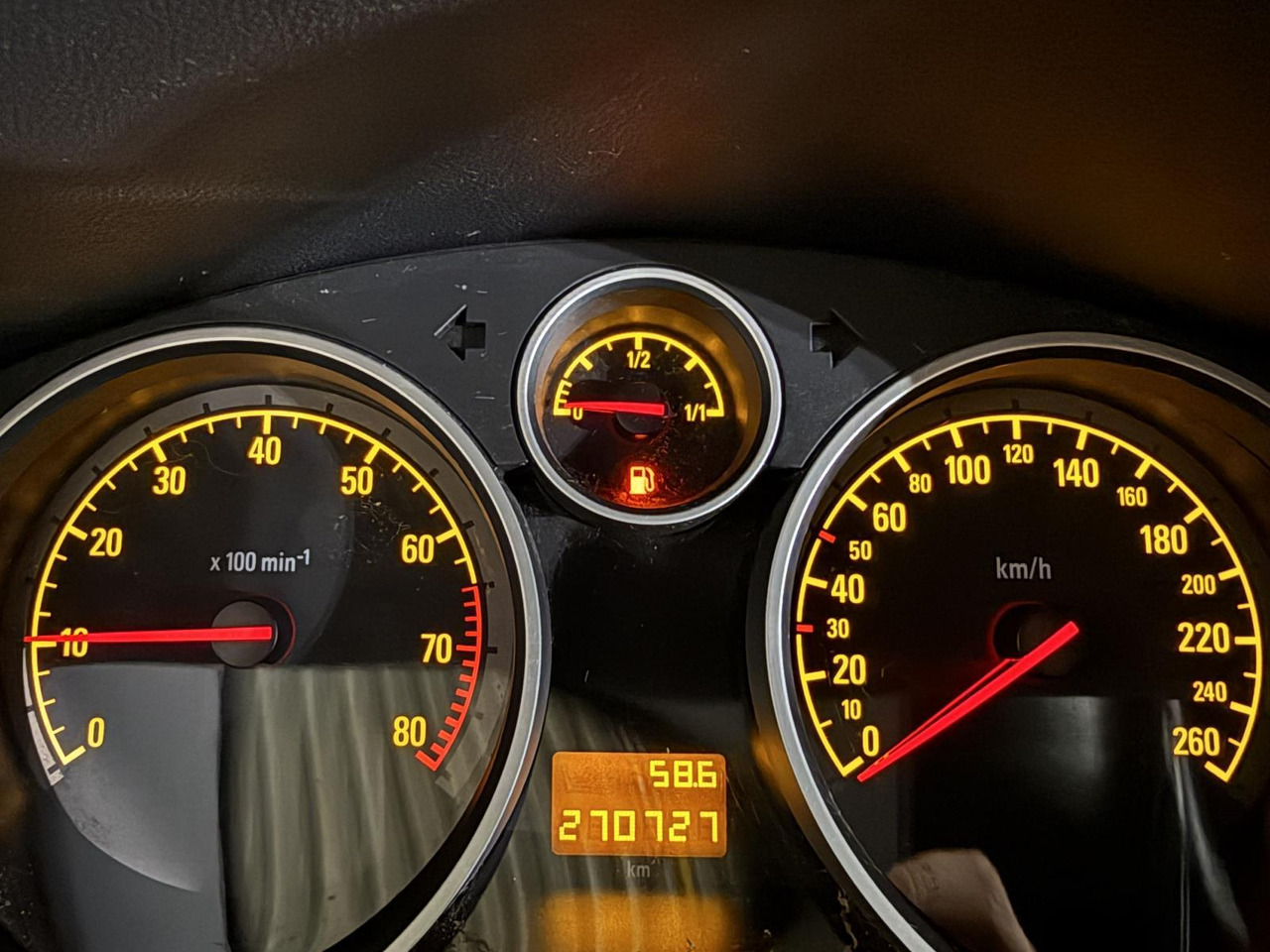 Opel Astra GTC 1.6 Edition | 2006 | 270.729 km | 44-SX-ZT - Хечбек: снимка 4 Opel Astra GTC 1.6 Edition | 2006 | 270.729 km | 44-SX-ZT - Хечбек: снимка 4
