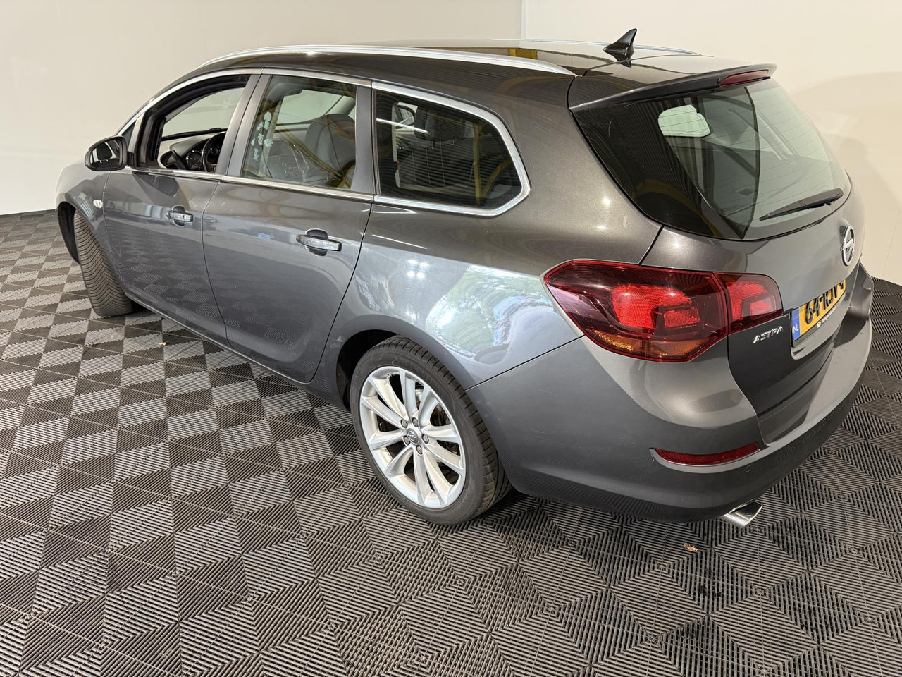 Opel Astra Sports Tourer 1.4 Turbo Cosmo 64-RJV-4 - Лек автомобил: снимка 3 Opel Astra Sports Tourer 1.4 Turbo Cosmo 64-RJV-4 - Лек автомобил: снимка 3