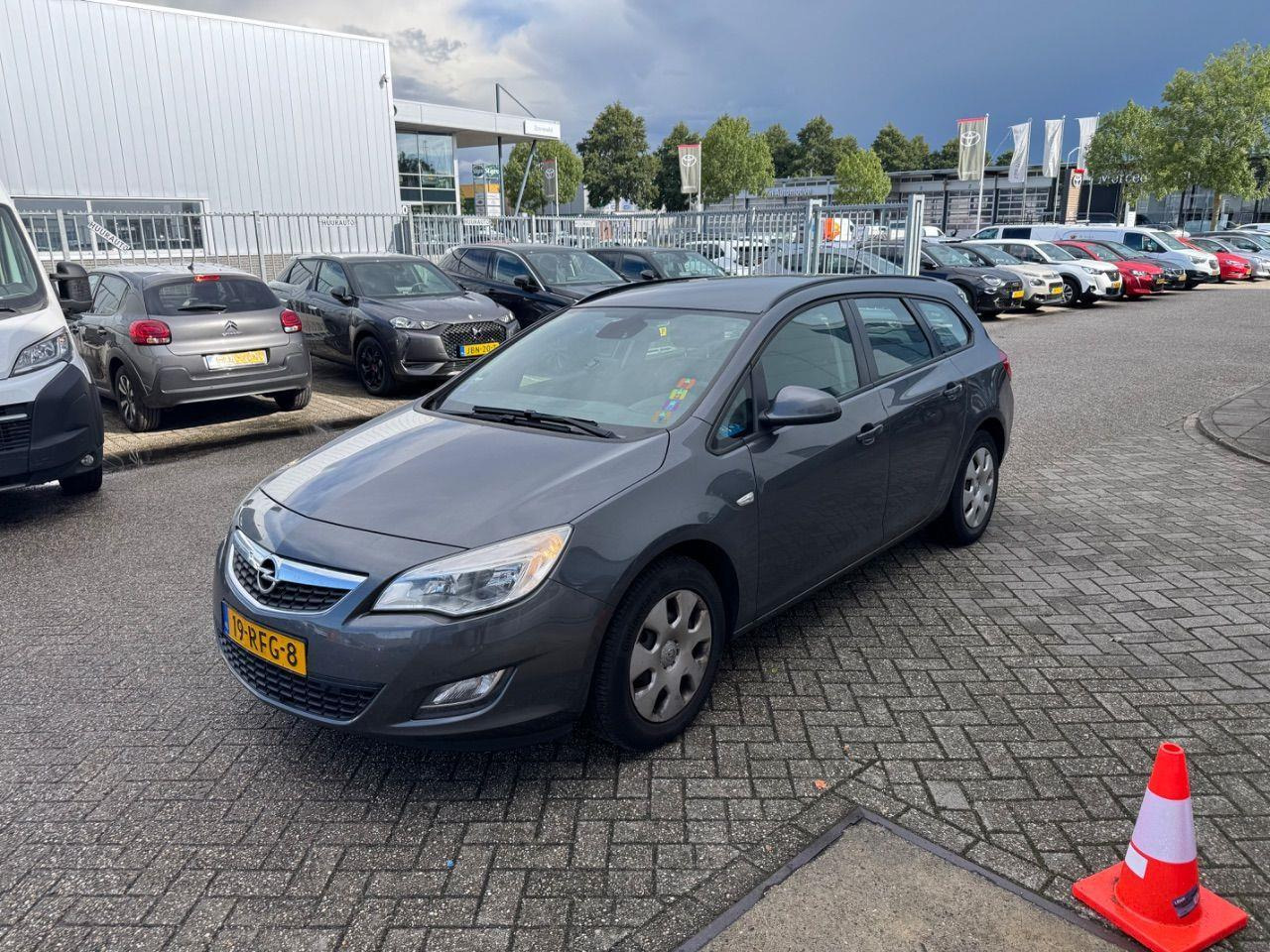 Opel Astra Sports Tourer 1.4 Turbo Edition | 2011 | 251.699 km | 19RFG8 | NAP: Logisch - Лек автомобил: снимка 1 Opel Astra Sports Tourer 1.4 Turbo Edition | 2011 | 251.699 km | 19RFG8 | NAP: Logisch - Лек автомобил: снимка 1