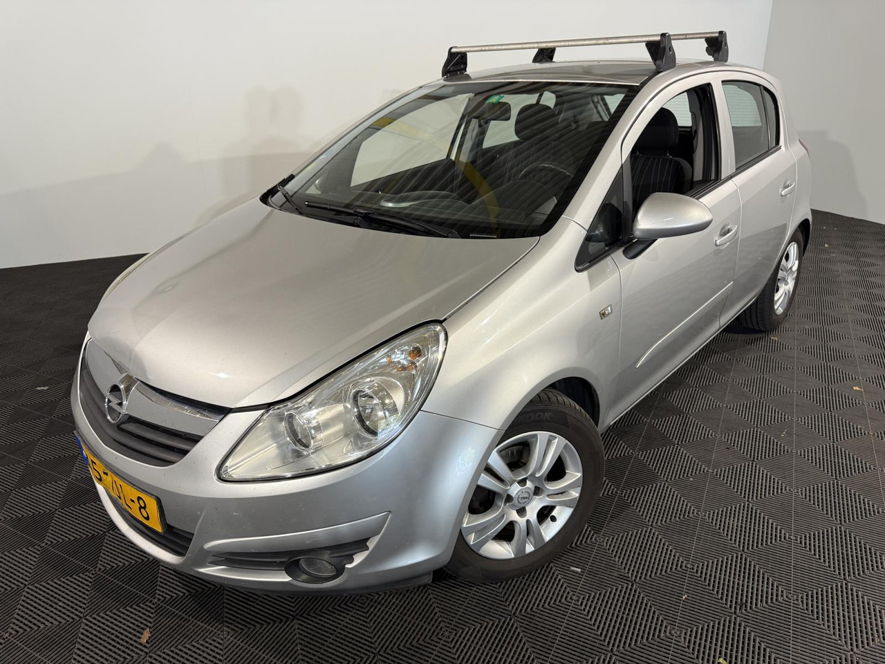 Opel | Corsa | 1.2-16V Cosmo Automaat | 2009 | 245.713 km | 45TJL8 | Geen oordeel - Хечбек: снимка 1 Opel | Corsa | 1.2-16V Cosmo Automaat | 2009 | 245.713 km | 45TJL8 | Geen oordeel - Хечбек: снимка 1