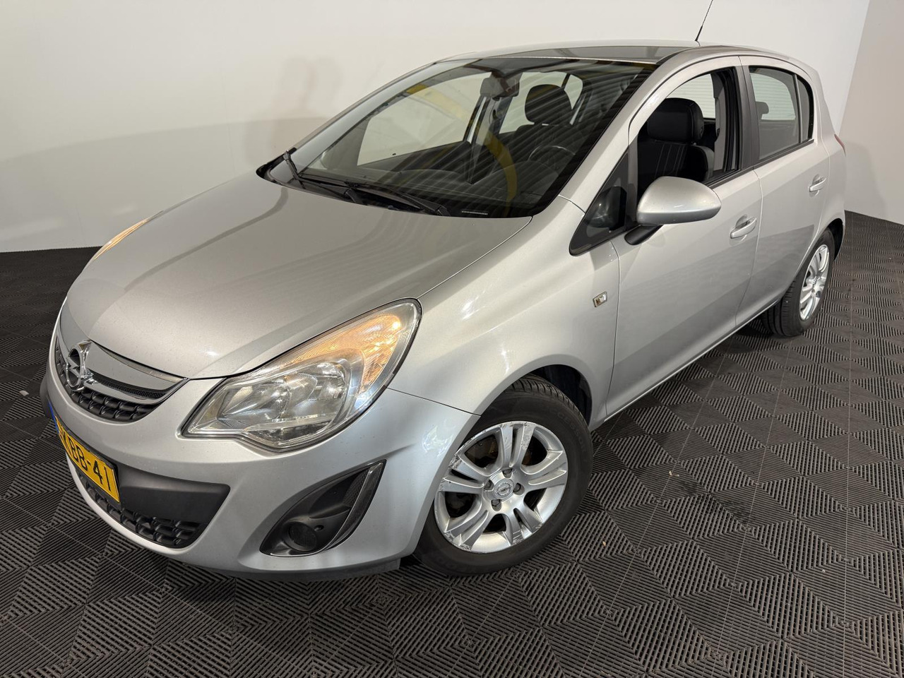 Opel | Corsa | 1.2-16V Rhythm | 2013 | 198.171 km | 5KBB41 | Logisch - Хечбек: снимка 1 Opel | Corsa | 1.2-16V Rhythm | 2013 | 198.171 km | 5KBB41 | Logisch - Хечбек: снимка 1