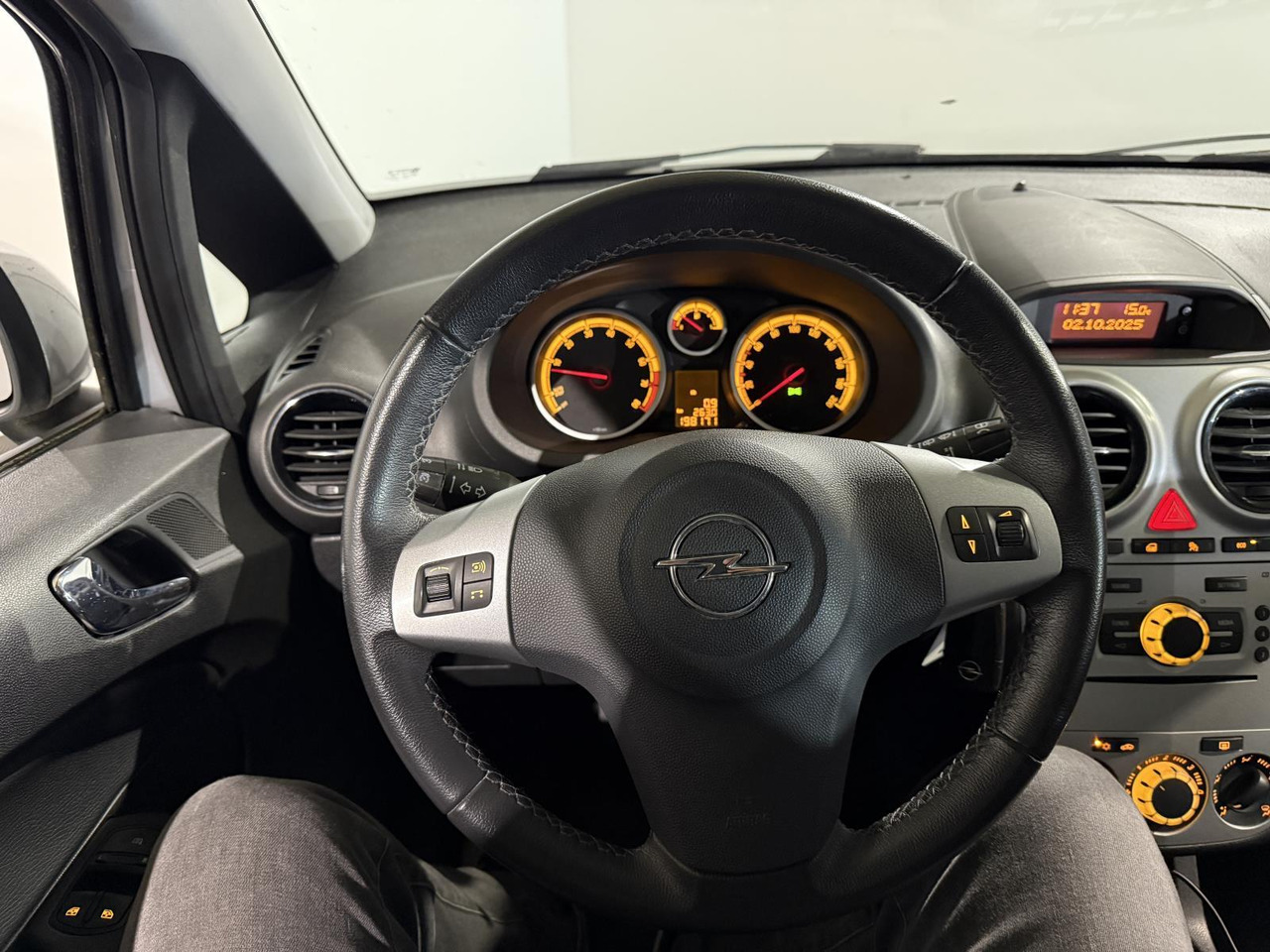 Opel | Corsa | 1.2-16V Rhythm | 2013 | 198.171 km | 5KBB41 | Logisch - Хечбек: снимка 3 Opel | Corsa | 1.2-16V Rhythm | 2013 | 198.171 km | 5KBB41 | Logisch - Хечбек: снимка 3