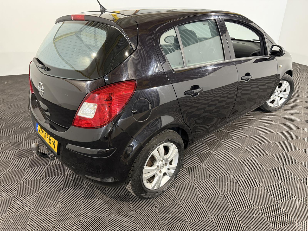 Opel Corsa 1.4-16V Edition | 2009 | 259.282 km | 29-KFB-4 - Хечбек: снимка 5 Opel Corsa 1.4-16V Edition | 2009 | 259.282 km | 29-KFB-4 - Хечбек: снимка 5