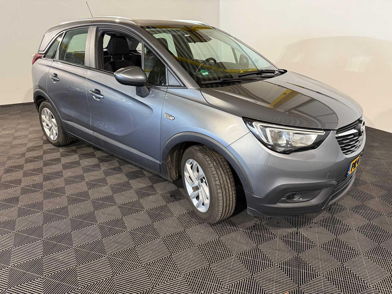 Opel Crossland X 1.2 Innovation | 2017 | 152.826 km | PK-020-X - Джип: снимка 3 Opel Crossland X 1.2 Innovation | 2017 | 152.826 km | PK-020-X - Джип: снимка 3