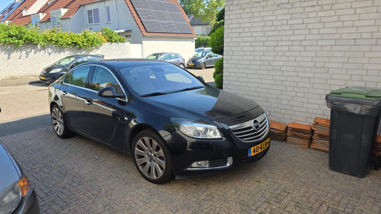Opel Insignia 2.0 T Executive | 2010 | 179.184 km | 40-KLH-6 - Седан: снимка 1 Opel Insignia 2.0 T Executive | 2010 | 179.184 km | 40-KLH-6 - Седан: снимка 1