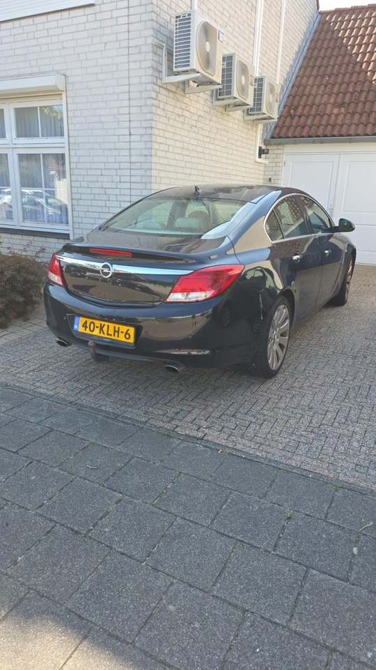 Opel Insignia 2.0 T Executive | 2010 | 179.184 km | 40-KLH-6 - Седан: снимка 2 Opel Insignia 2.0 T Executive | 2010 | 179.184 km | 40-KLH-6 - Седан: снимка 2