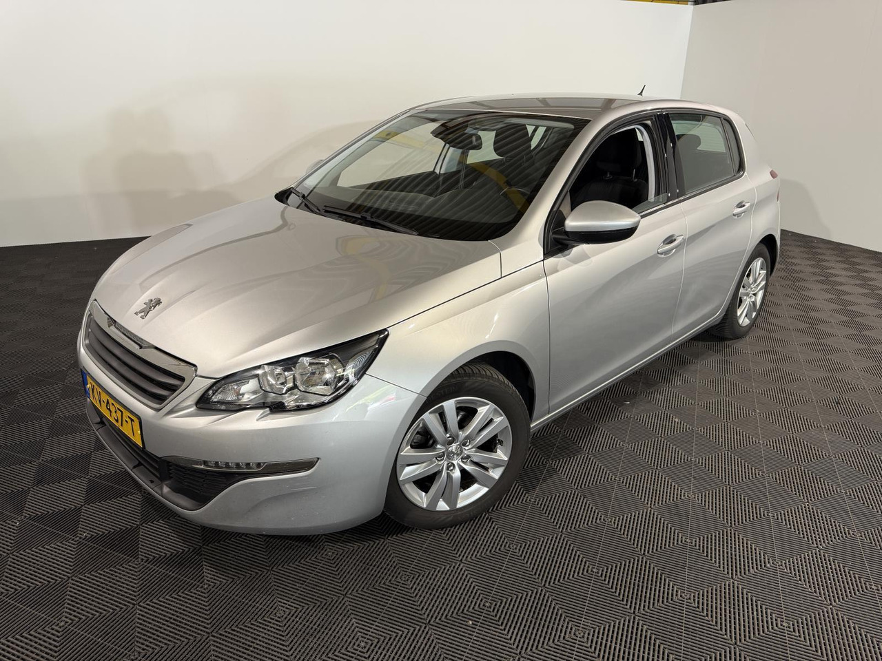 Peugeot | 308 | 1.2 PureTech Active | 2016 | 251.016 km | KV437T | Logisch - Хечбек: снимка 1 Peugeot | 308 | 1.2 PureTech Active | 2016 | 251.016 km | KV437T | Logisch - Хечбек: снимка 1