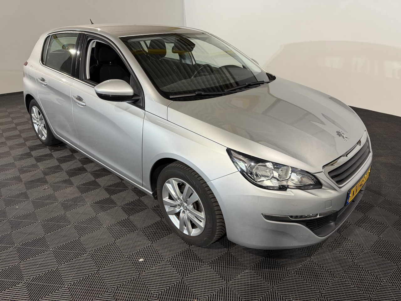 Peugeot | 308 | 1.2 PureTech Active | 2016 | 251.016 km | KV437T | Logisch - Хечбек: снимка 5 Peugeot | 308 | 1.2 PureTech Active | 2016 | 251.016 km | KV437T | Logisch - Хечбек: снимка 5