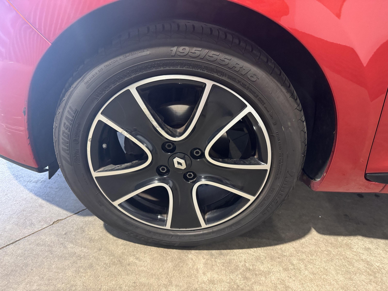 Лек автомобил Renault | Clio Estate | 0.9 TCe Expression | 2013 | 217.223 km | 8KZD48 | Logisch: снимка 16
