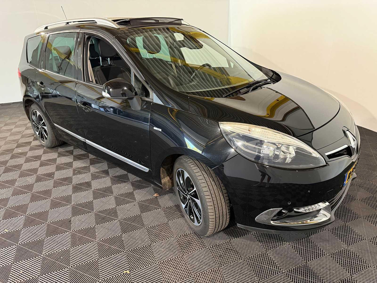 Renault Grand Scénic 1.2 Tce Bose | 2016 | 118.319 km | H-596-NV - Лек автомобил: снимка 5 Renault Grand Scénic 1.2 Tce Bose | 2016 | 118.319 km | H-596-NV - Лек автомобил: снимка 5