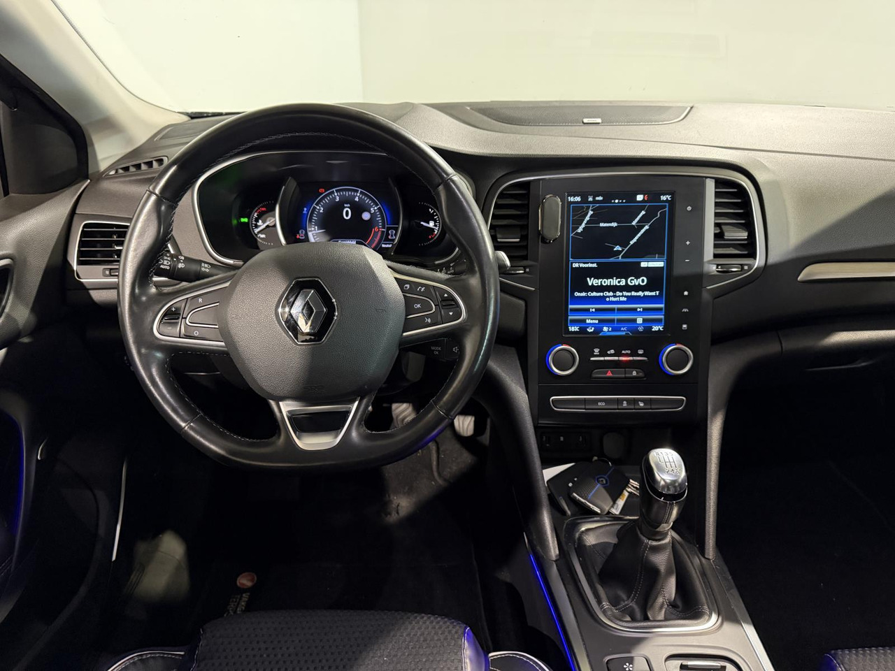 Renault | Mégane Estate | 1.2 TCe Bose | 2017 | 197.462 km | PP713F | Logisch - Лек автомобил: снимка 3 Renault | Mégane Estate | 1.2 TCe Bose | 2017 | 197.462 km | PP713F | Logisch - Лек автомобил: снимка 3