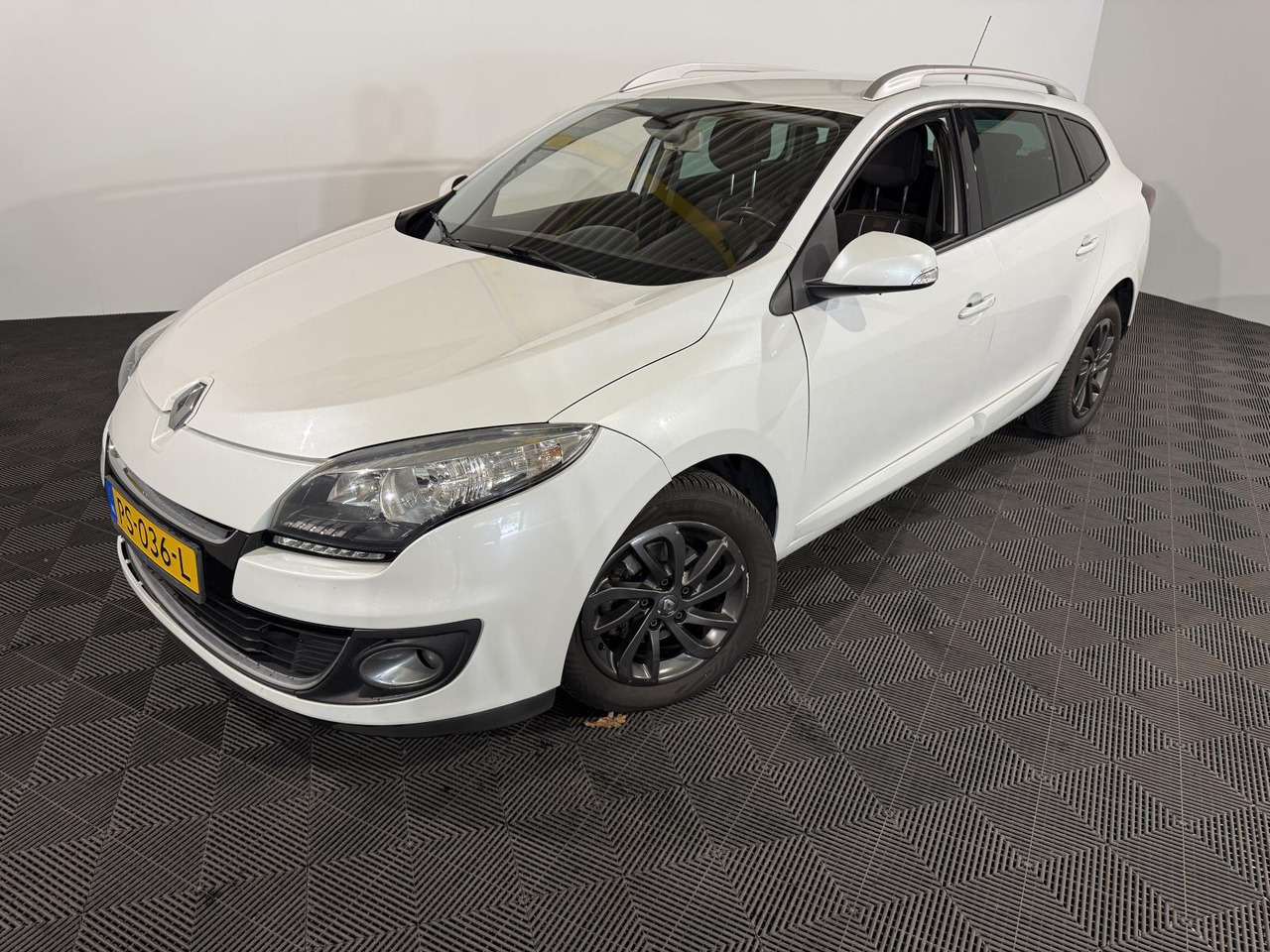 Renault Mégane Estate 1.2 TCe Collection | 2013 | 186.058 km | PS-036-L - Лек автомобил: снимка 1 Renault Mégane Estate 1.2 TCe Collection | 2013 | 186.058 km | PS-036-L - Лек автомобил: снимка 1